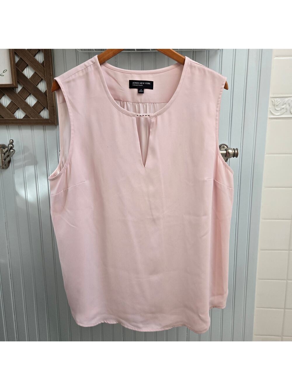 Jones New York Light Pink Blush Sleeveless V-neck Blouse Top